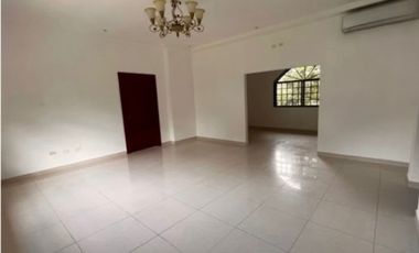 VENTA O ALQUILER CASA EN ALBROOK GRANDE DE 976.96MT CURUNDU CV