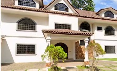 VENTA O ALQUILER CASA EN ALBROOK GRANDE DE 976.96MT CURUNDU CV