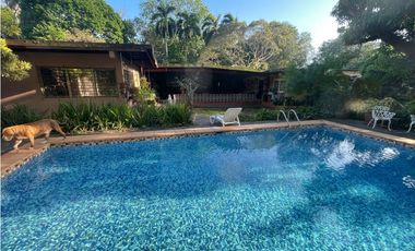 Casa en Residencial cerrado Las Cumbres # 2198 cvd