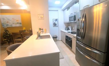 Venta de Apartamento Amoblado en Playa Gorgona, PH Royal Palm