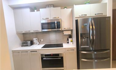 Venta de Apartamento Amoblado en Playa Gorgona, PH Royal Palm