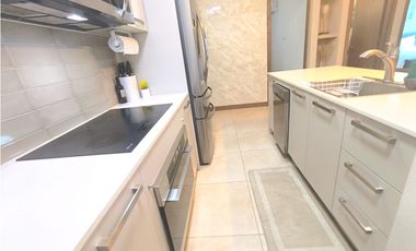 Venta de Apartamento Amoblado en Playa Gorgona, PH Royal Palm