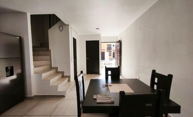 Casa en renta 3 recamarás Fraccionamiento Villa Universidad a 2 min de la UG