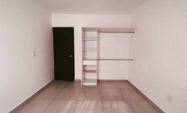 Casa en renta 3 recamarás Fraccionamiento Villa Universidad a 2 min de la UG