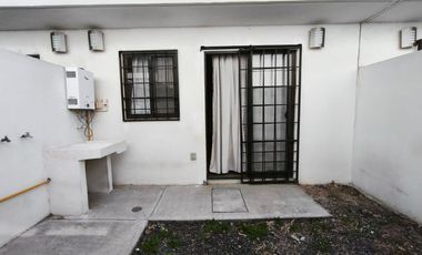 Casa en renta 3 recamarás Fraccionamiento Villa Universidad a 2 min de la UG