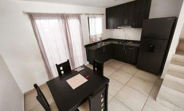 Casa en renta 3 recamarás Fraccionamiento Villa Universidad a 2 min de la UG