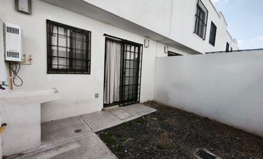 Casa en renta 3 recamarás Fraccionamiento Villa Universidad a 2 min de la UG