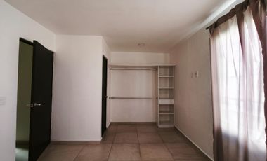 Casa en renta 3 recamarás Fraccionamiento Villa Universidad a 2 min de la UG