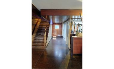 ** 1 ambiente divisible.  Amoblado. Impecable. Z/ Plaza Colón