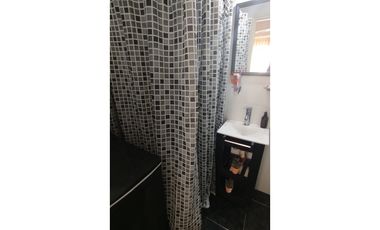 ** 1 ambiente divisible.  Amoblado. Impecable. Z/ Plaza Colón