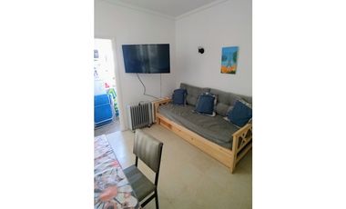 ** 1 ambiente divisible.  Amoblado. Impecable. Z/ Plaza Colón