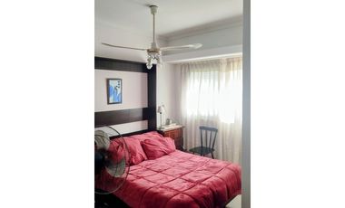 ** 1 ambiente divisible.  Amoblado. Impecable. Z/ Plaza Colón