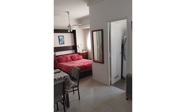 ** 1 ambiente divisible.  Amoblado. Impecable. Z/ Plaza Colón