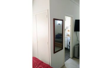 ** 1 ambiente divisible.  Amoblado. Impecable. Z/ Plaza Colón