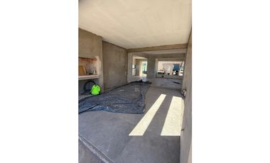 INKASA INMOBILIARIA - VENDE CASA EN BARRIO PRIVADO ALMA GARDENIA