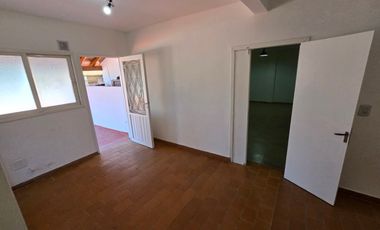 Casa PH en alquiler en Ramos Mejia Sur