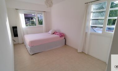 Casa en alquiler c/ cochera doble  en  Barrio Constitución