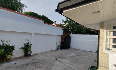 Casa en alquiler c/ cochera doble  en  Barrio Constitución