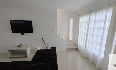 Casa en alquiler c/ cochera doble  en  Barrio Constitución