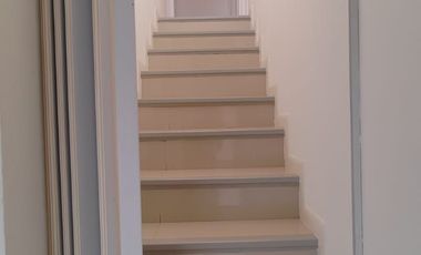 Casa en alquiler c/ cochera doble  en  Barrio Constitución