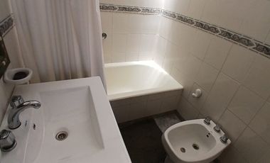 Departamento Tipo Casa en alquiler en Lanus Oeste