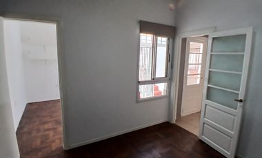 Departamento Tipo Casa en alquiler en Lanus Oeste