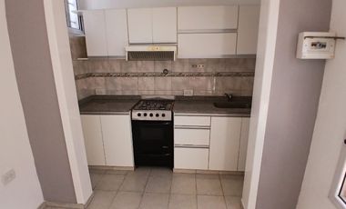 Departamento Tipo Casa en alquiler en Lanus Oeste