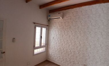 Departamento Tipo Casa en alquiler en Lanus Oeste