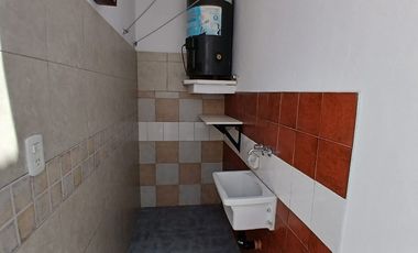 Departamento Tipo Casa en alquiler en Lanus Oeste