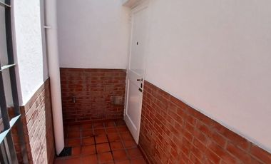 Departamento Tipo Casa en alquiler en Lanus Oeste
