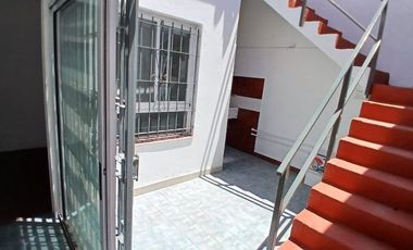 Departamento Tipo Casa en alquiler en Lanus Oeste