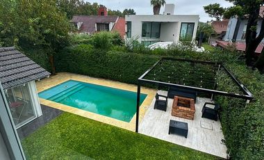 Casa en venta c/ cochera en Canning