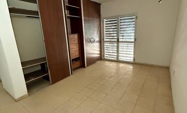 Casa en venta c/ cochera en La Chacarita