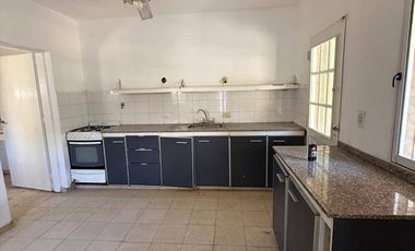 Casa en venta c/ cochera en La Chacarita