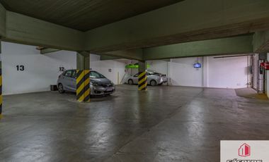 Departamento en venta de 2 dormitorios c/ cochera en Parque Luro