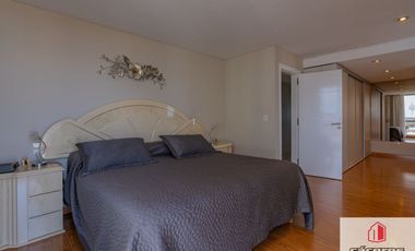 Departamento en venta de 2 dormitorios c/ cochera en Parque Luro