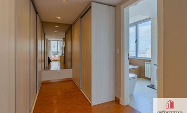 Departamento en venta de 2 dormitorios c/ cochera en Parque Luro