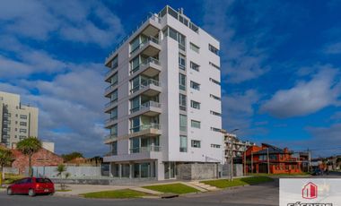 Departamento en venta de 2 dormitorios c/ cochera en Parque Luro