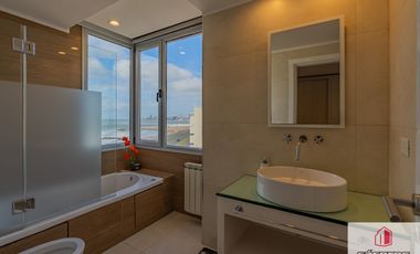 Departamento en venta de 2 dormitorios c/ cochera en Parque Luro