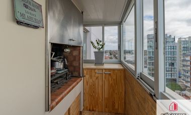 Departamento en venta de 2 dormitorios c/ cochera en Parque Luro