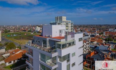 Departamento en venta de 2 dormitorios c/ cochera en Parque Luro