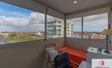 Departamento en venta de 2 dormitorios c/ cochera en Parque Luro