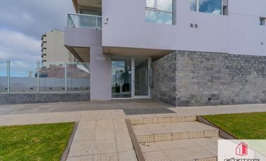 Departamento en venta de 2 dormitorios c/ cochera en Parque Luro