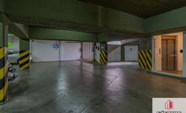 Departamento en venta de 2 dormitorios c/ cochera en Parque Luro