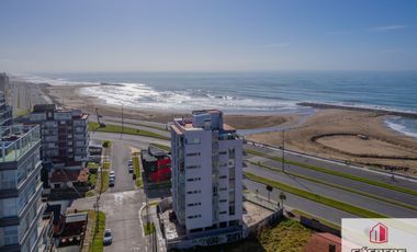 Departamento en venta de 2 dormitorios c/ cochera en Parque Luro