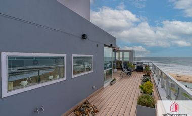 Departamento en venta de 2 dormitorios c/ cochera en Parque Luro