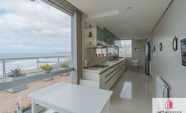 Departamento en venta de 2 dormitorios c/ cochera en Parque Luro