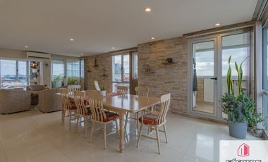 Departamento en venta de 2 dormitorios c/ cochera en Parque Luro