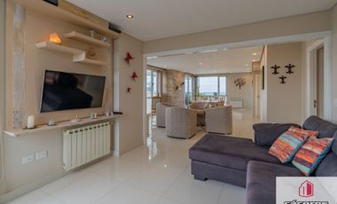 Departamento en venta de 2 dormitorios c/ cochera en Parque Luro