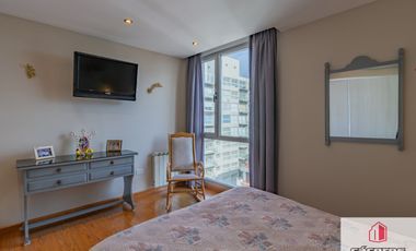 Departamento en venta de 2 dormitorios c/ cochera en Parque Luro